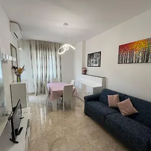 Appartamento Casa Vittoria A Due Passi Da Milano, Cesano Boscone